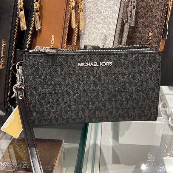 MICHAEL KORS LARGE DOUBLE ZIP WRISTLET PHONEHOLDER WALLET CLUTCH 
BLACK SIGNATUR - Picture 15 of 16